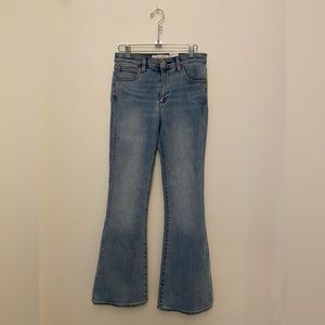 ARITZIA DENIM FORUM THE DONNA MID RISE FLARE 27W/30L BLUE